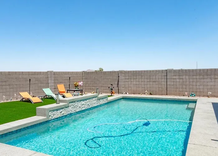 Villa Luxe Heated Pool